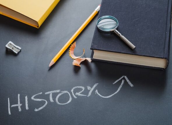 livre-compose-fournitures-scolaires_23-2147654593